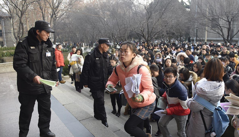 考研初试在即，同班10人报考8人弃考，什么成了压倒骆驼的稻草